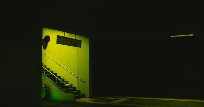 Routing Experts on CIFAR-100: Why Specialization Doesn't Scale