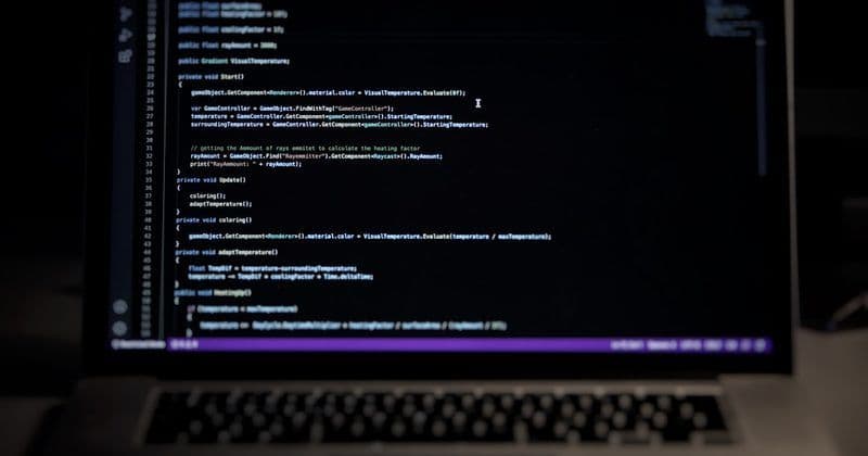 Когда группа видна, а отправитель — нет: история одного бага