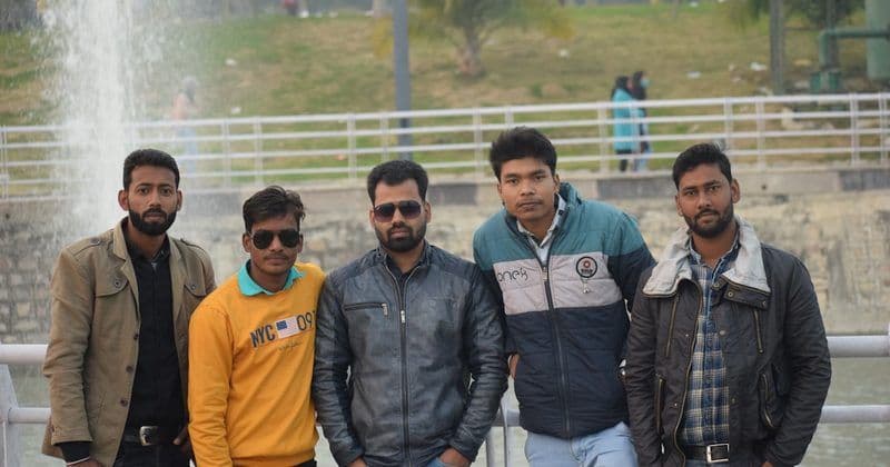 When Data Beats Architecture: The Self-Generated CoT Breakthrough